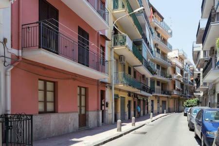 Casa Dany&Olga Leilighet Giardini Naxos Eksteriør bilde
